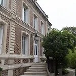 La De La Paix فندق مبيت وإفطار 2*
