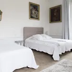 La De La Paix فندق مبيت وإفطار