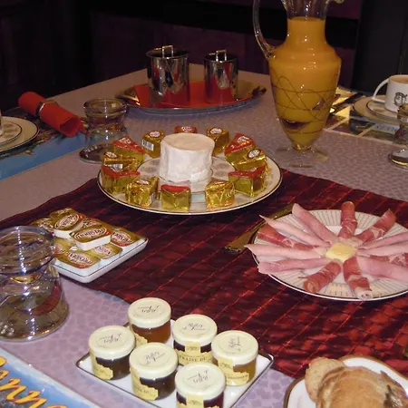 La De La Paix تروي