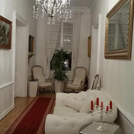 La De La Paix Bed & Breakfast Troyes
