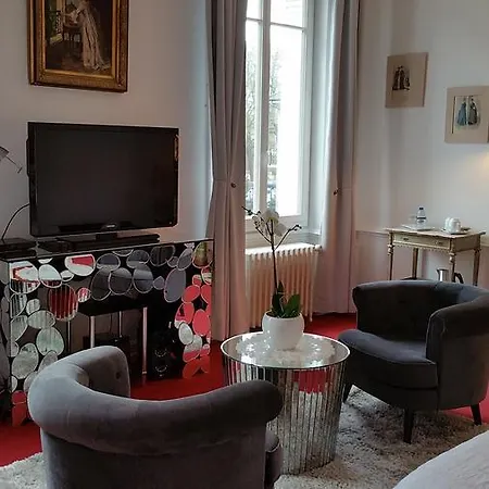 La De La Paix تروي