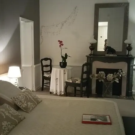 La De La Paix Panzió 2*