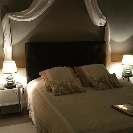 La De La Paix فندق مبيت وإفطار 2*
