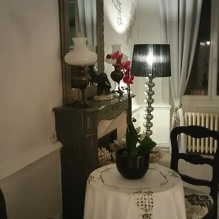 La De La Paix Bed & Breakfast 2*