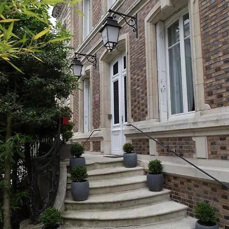 Bed & Breakfast La De La Paix 2*