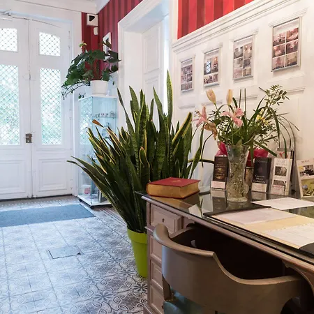 La De La Paix Bed & Breakfast Troyes