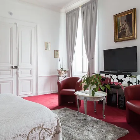 La De La Paix فندق مبيت وإفطار