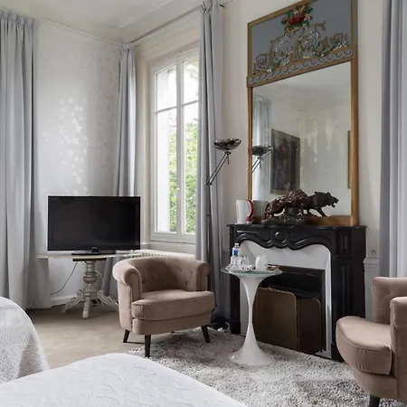 La De La Paix تروي