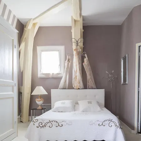 La De La Paix Bed & Breakfast