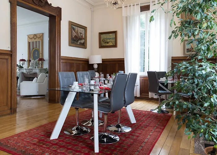 Bed & Breakfast La De La Paix 2*