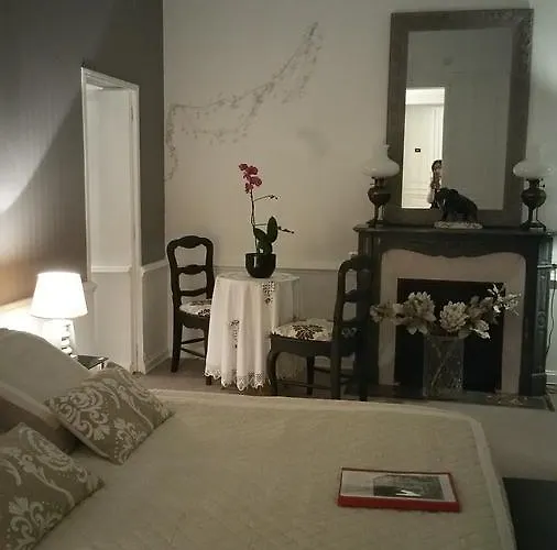 La De La Paix Bed & Breakfast 2*