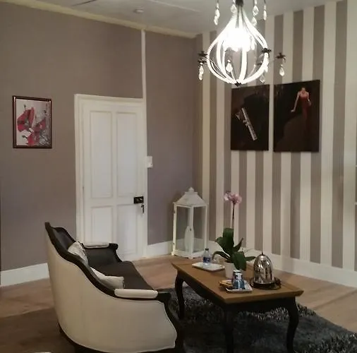 La De La Paix Bed & Breakfast