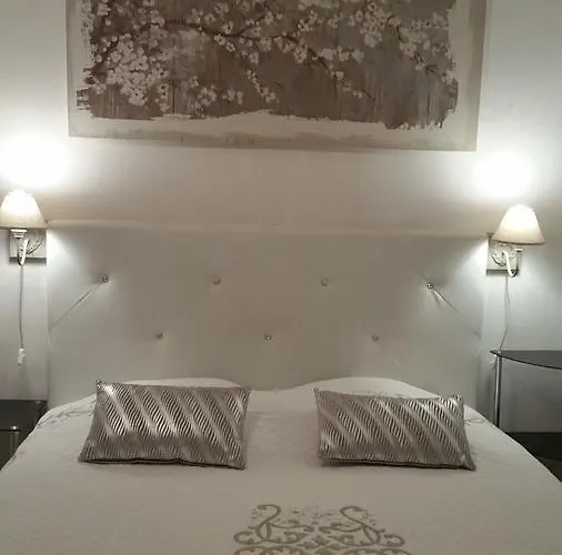 La De La Paix Bed & Breakfast