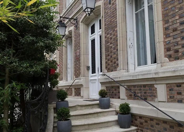 Bed & Breakfast La De La Paix 2*