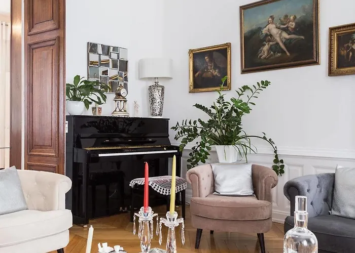 La De La Paix Bed & Breakfast 2*